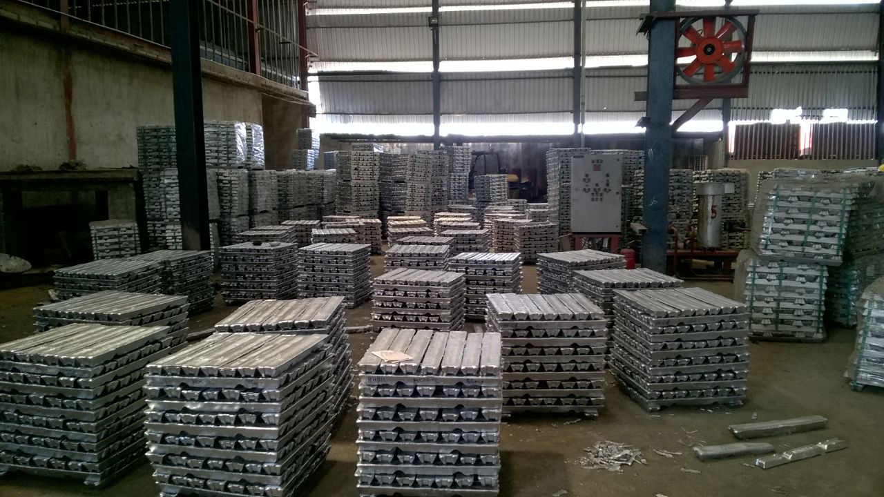 Rotary tilting furnace